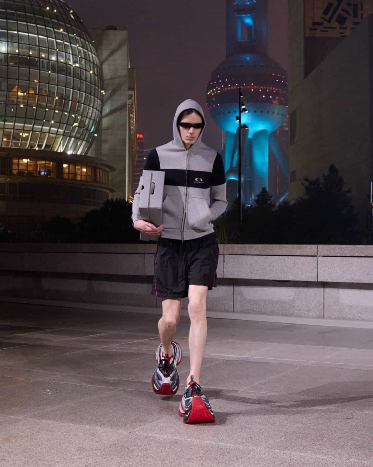 Balenciaga: Spring 2025 - 10 Magazine